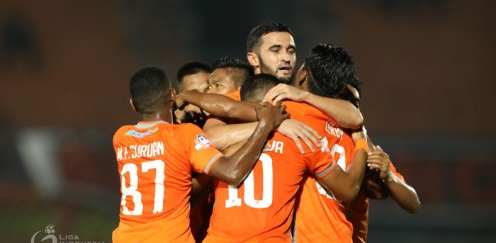 Para Pemain Borneo FC, merayakan gol yang dicetak Renan da Silva ke gawang Semen Padang FC di Stadion Segiri, Kota Samarinda pada Sabtu (24/8/2019).