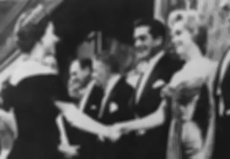 8 Orang Terkenal ini Tak Disangka Pernah Bertemu Ratu Elizabeth II, Siapa Mereka?