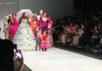 Lewat Fashion Show, Bella Shofie untuk Pertama Kalinya Munculkan Anak di Hadapan Publik