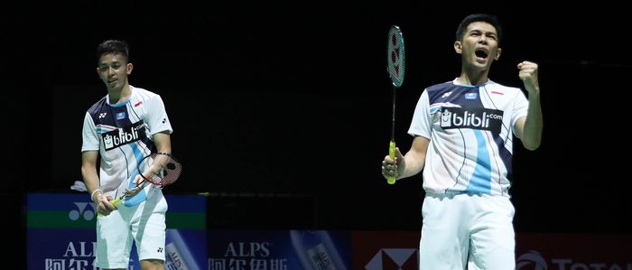 Pasangan ganda putra, Fajar Alfian/Muhammad Rian Ardianto, memenangi pertandingan babak kedua Kejuaraan Dunia BWF 2019 di St. Jakobshalle Basel, Swiss, 21 Januari 2019. Mereka mengalahkan Marcus Ellis/Chris Langridge (Inggris) dengan skor 14-21, 21-18, 21-14.