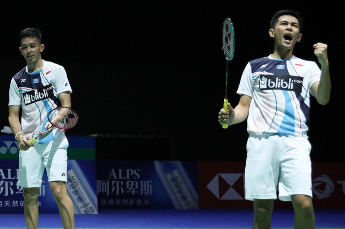 Pasangan ganda putra, Fajar Alfian/Muhammad Rian Ardianto, memenangi pertandingan babak kedua Kejuaraan Dunia BWF 2019 di St. Jakobshalle Basel, Swiss, 21 Januari 2019. Mereka mengalahkan Marcus Ellis/Chris Langridge (Inggris) dengan skor 14-21, 21-18, 21-14.