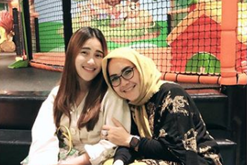 Jelang Konser Tunggal, Keluarga Ikut Jaga Pola Makan Ayu Ting Ting: Dibekalin Makanan Sehat sampai Dibuatin Madu
