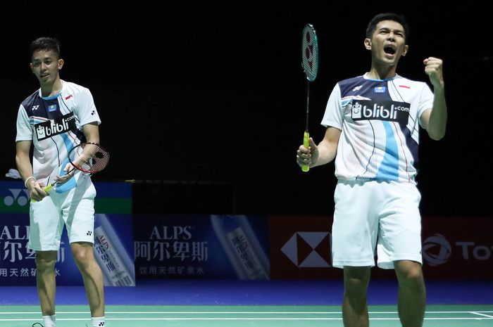 Pasangan ganda putra, Fajar Alfian/Muhammad Rian Ardianto, memenangi pertandingan babak kedua Kejuaraan Dunia BWF 2019 di St. Jakobshalle Basel, Swiss, 21 Januari 2019. Mereka mengalahkan Marcus Ellis/Chris Langridge (Inggris) dengan skor 14-21, 21-18, 21-14.