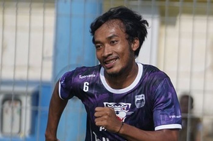 Gelandang muda Persib Bandung, Robi Darwis 