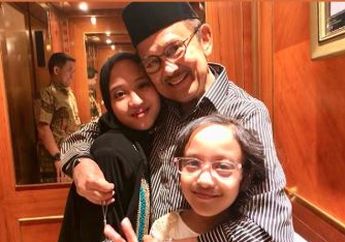 Potret Cantik dan Seksi Farrah Habibie Cucu BJ Habibie yang Beranjak Dewasa