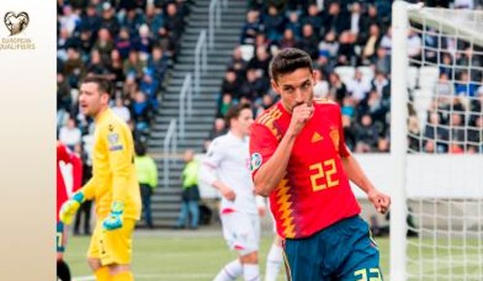 Bek kanan timnas Spanyol, Jesus Navas, merayakan gol yang dicetak ke gawang Kepulauan Faroe dalam laga Grup F Kualifikasi Euro 2020 di Stadion Torsvollur, Jumat (7/6/2019).
