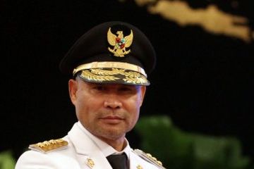 Gubernur NTT Viktor Bungtilu Laiskodat yang Gencar Promosikan Minuman Moke; Walau Taruhannya Nyawa, Lebih Pilih Berhadapan Dengan Virus