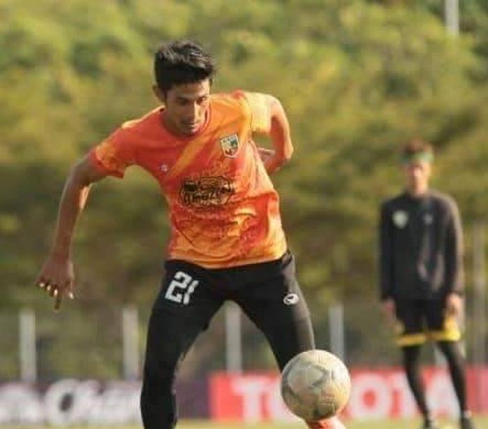 Pemain Lampang FC, Ayu Lateh.
