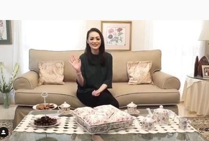 Ruang Tengah Christy Jusung