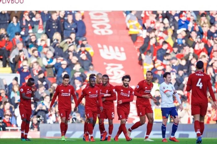 Para pemain Liverpool merayakan gol yang dicetak ke gawang Bournemouth dalam laga Liga Inggris di Stadion Anfield, Sabtu (9/2/2019).