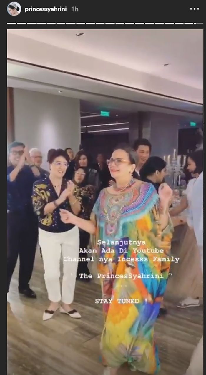 Ibu mertua menikmati perayaan ulang tahun Syahrini