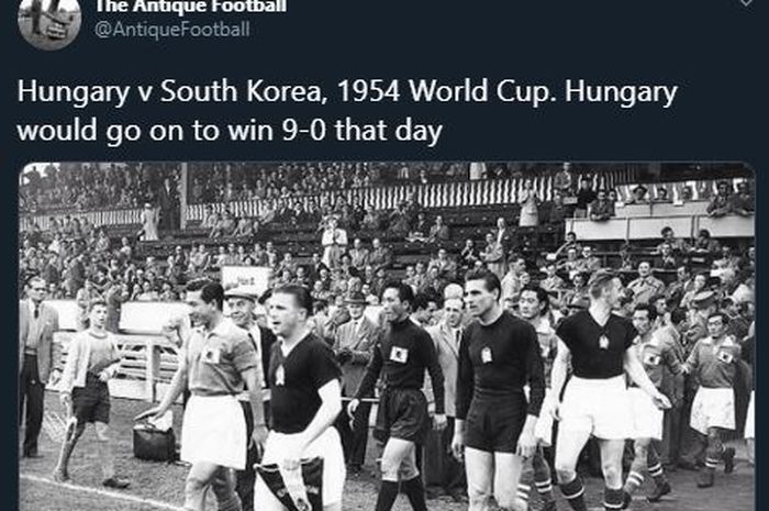 Tim nasional Hungaria saat melawan timnas Korea Selatan pada Piala Dunia 1954.