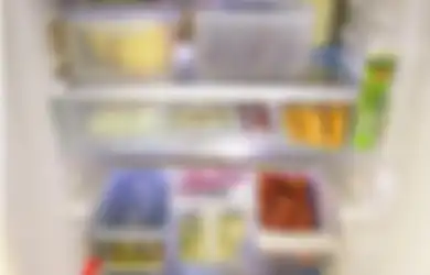 5 Bahan Makanan di Kulkas yang Seharusnya Langsung Dibuang Saja Agar Tak Jadi Sarang Bakteri