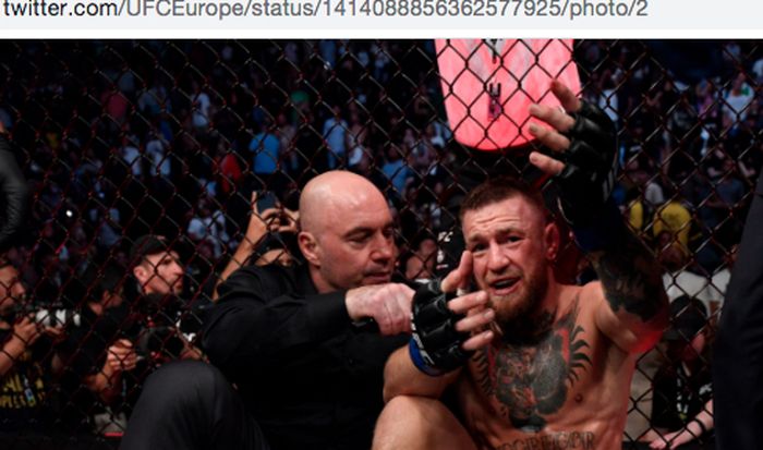 Petarung kelas ringan UFC, Conor McGregor, pasca-pertarungan melawan Dustin Poirer di acara utama UFC 264, Las Vegas, Amerika Serikat, Minggu (11/7/2021).