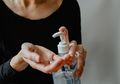 Bukan Untung Malah Buntung, Penjual Hand Sanitizer Rumahan Ini Ditangkap Karena Produknya Bakar 4 Anak Kecil Akibat Kandungan Ini di Dalamnya