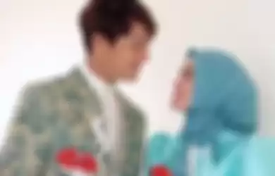 Lesti Kejora dan Rizky Billar dikabarkan telah melangsungkan pertunangan.