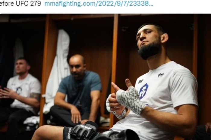 Petarung UFC, Khamzat Chimaev, mengabarkan tentang dua laga yang hendak disikatnya dalam waktu dekat