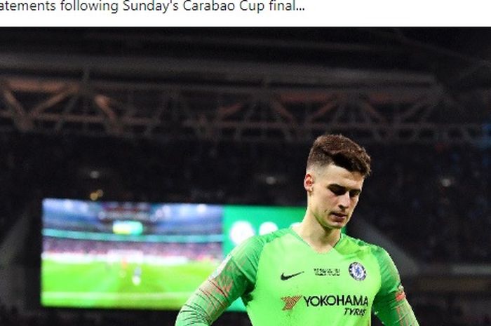 Ekspresi kiper Chelsea, Kepa Arrizabalaga, dalam laga final Piala Liga Inggris melawan Manchester City di Stadion Wembley, Minggu (24/2/2019).