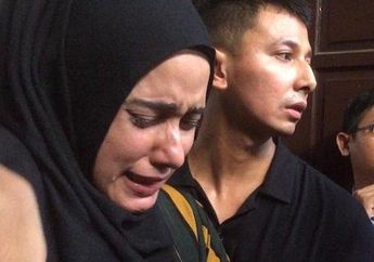 Hatinya Tercabik-cabik, Fairuz A Rafiq Tak Kuasa Bendung Air Mata Ungkapkan Kondisi Anak-anaknya Usai Skandal Ikan Asin Jadi Sorotan: Maafin Mami...