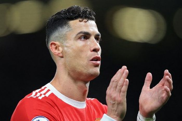 Reaksi Cristiano Ronaldo dalam duel Liga Inggris antara Manchester United lawan Chelsea di Old Trafford (28/4/2022).