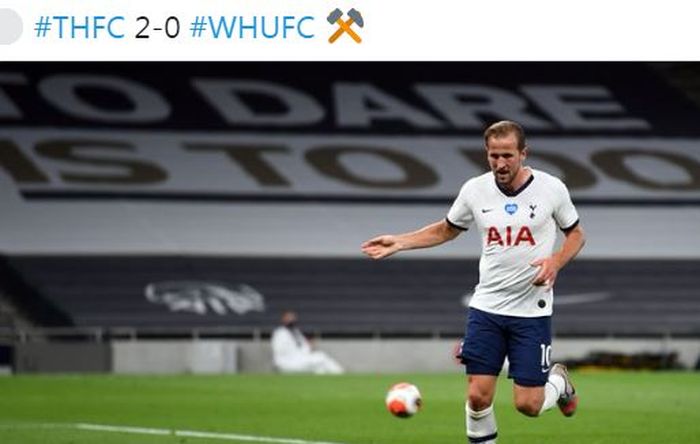 Striker Tottenham Hotspur, Harry Kane, merayakan gol yang dicetak ke gawang West Ham United dalam laga Liga Inggris di Tottenham Hotspur Stadium, Selasa (23/6/2020).