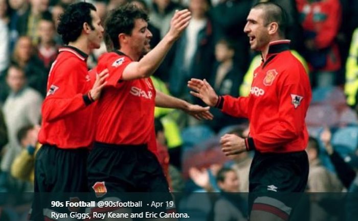 Ryan Giggs (kiri), Roy Keane (tengah), dan Eric Cantona (kanan) saat membela Manchester United.