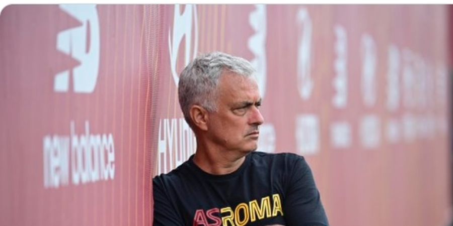 Pasang Layar dan Terbangkan Drone Saat AS Roma Latihan, Jose Mourinho Mau Apa?