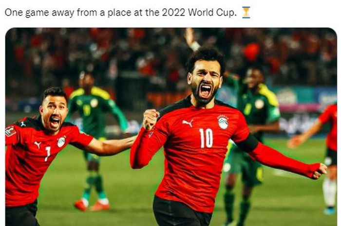 Mohamed Salah merayakan gol Mesir ke gawang Senegal di kualifikasi Piala Dunia 2022 zona Afrika (25/3/2022).