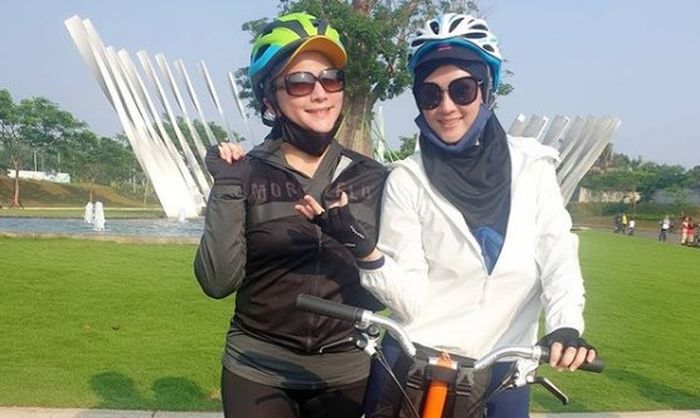 Cut Keke dan Dina Lorenza