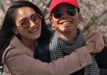 Putrinya Jadi Biduan Tersohor hingga Gemar Investasi Tanah Sampai Perhiasan, Ayah Ayu Ting Ting Justru Tak Gengsi Lesehan Jadi Juru Masak di Cafe Sang Putri