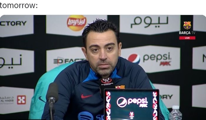 Pelatih Barcelona, Xavi Hernandez, berbicara dalam konferensi pers.
