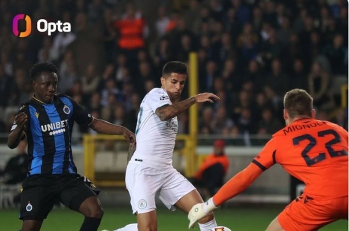 Gol dari Joao Cancelo dan Ruyad Mahrez membawa Manchester City mengungguli Club Brugge pada babak pertama.