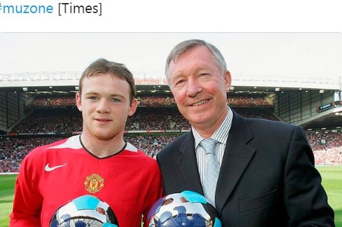 Wayne Rooney dan Sir Alex Ferguson berpose saat sama-sama membela Manchester United.