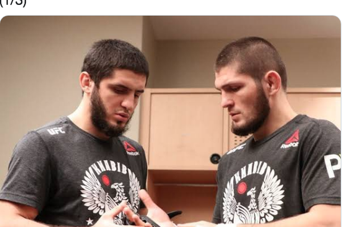 Dua petarung UFC, Islam Makhachev (kiri) dan Khabib  Nurmagomedov.