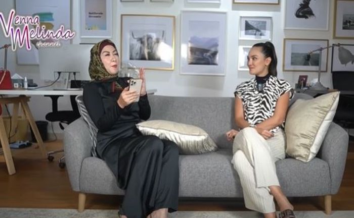 Luna Maya saat menjadi bintang tamu <a href='https://manado.tribunnews.com/tag/venna-melinda' title='Venna Melinda'>Venna Melinda</a>