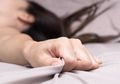 Jangan Langsung Puas, Ini 5 Tanda Pasanganmu Memalsukan Orgasme