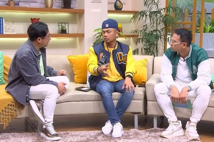 Wendy Cagur ceritakan soal Ayu Ting Ting yang mau belajar melawak