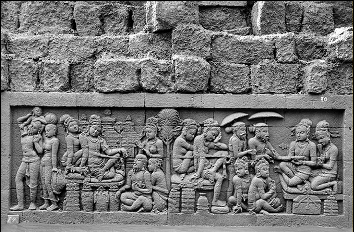 Relief Karmawibhangga: Cermin Kehidupan dan Hukum Karma di Kaki Borobudur