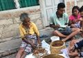 Nenek Ini Pilih Tetap Berjualan Sayur Walau Anaknya Sukses Jadi Bupati, Alasannya Mengharukan