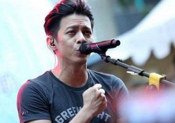 Lagi-lagi Bikin Kaum Hawa Kepanasan, Aksi Wanita Cantik Ini Suapi si Lady Killer Ariel NOAH Langsung Jadi Sorotan, Pacar Baru?
