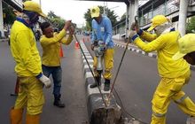 Kerap Dikeluhkan Pengendara dan Masyarakat, Separator di Jalan Dr Sutomo Akhirnya Dibongkar