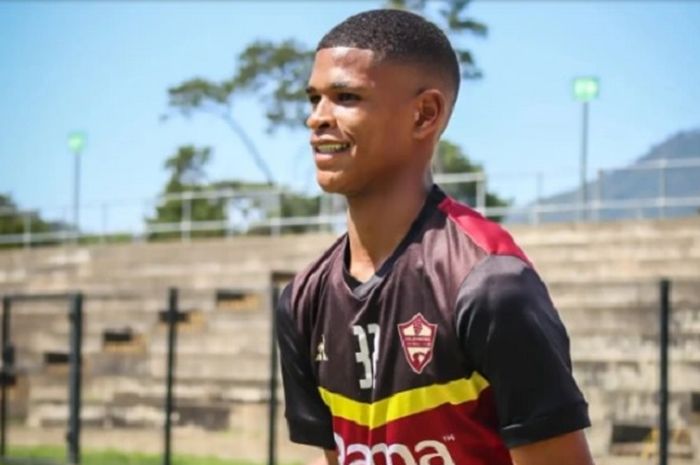 Oshwin Andries, wonderkid Afrika Selatan yang tewas dipelukan sang ibu usai ditikam setelah melucu.