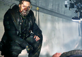5 Foto Penampakan Shane West sebagai Bane di Serial Gotham, Cocok Nggak?