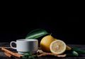 4 Manfaat Bagi Kesehatan dari Minum Air Lemon Hangat Tiap Pagi
