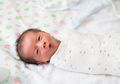 Membedong Bayi dengan Sangat Ketat Justru Bisa Berakibat Fatal, Begini Cara yang Benar