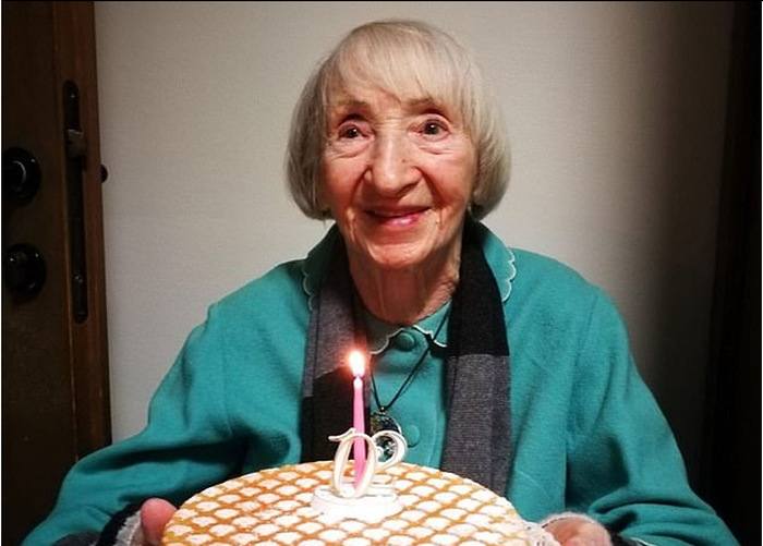 Italica Grondona, nenek berusia 102 tahun penggemar Valentino Rossi yang sembuh dari Corona