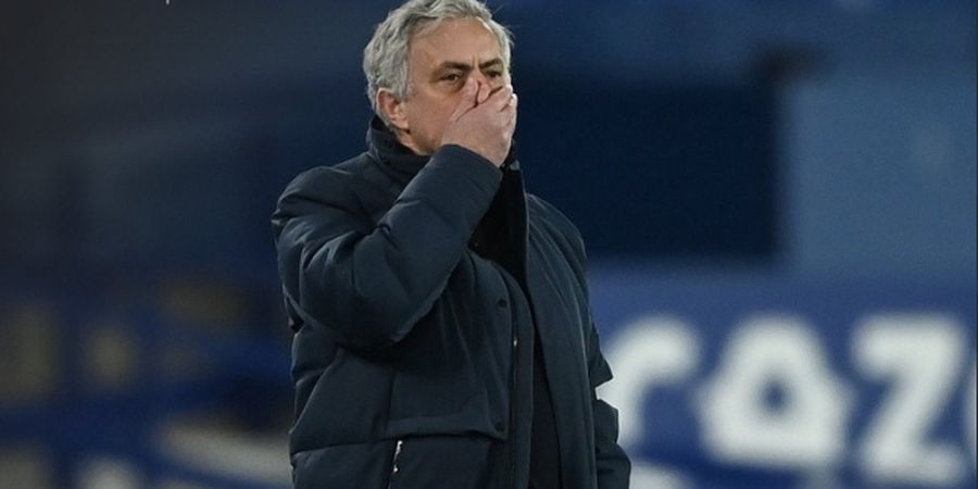 Semangat Para Fans AS Roma Yakinkan Jose Mourinho untuk Merapat