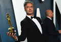 Sutradara Pemenang Oscar 2020 Taika Waititi Mengaku Idap OOS karena Keyboard buatan Apple
