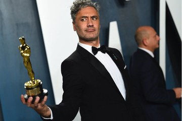 Sutradara Pemenang Oscar 2020 Taika Waititi Mengaku Idap OOS karena Keyboard buatan Apple