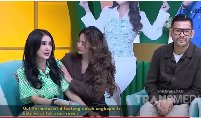Uut Permatasari berlinang air mata saat cerita tentang kebaikan sang suami (YouTube/TRANS TV Official)